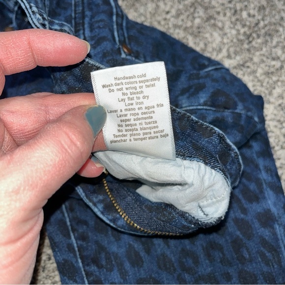Judy Blue Women SZ 5/27 Animal Print Skinny Fit Raw hem Mid Rise Cheetah Jeans - Picture 9 of 11
